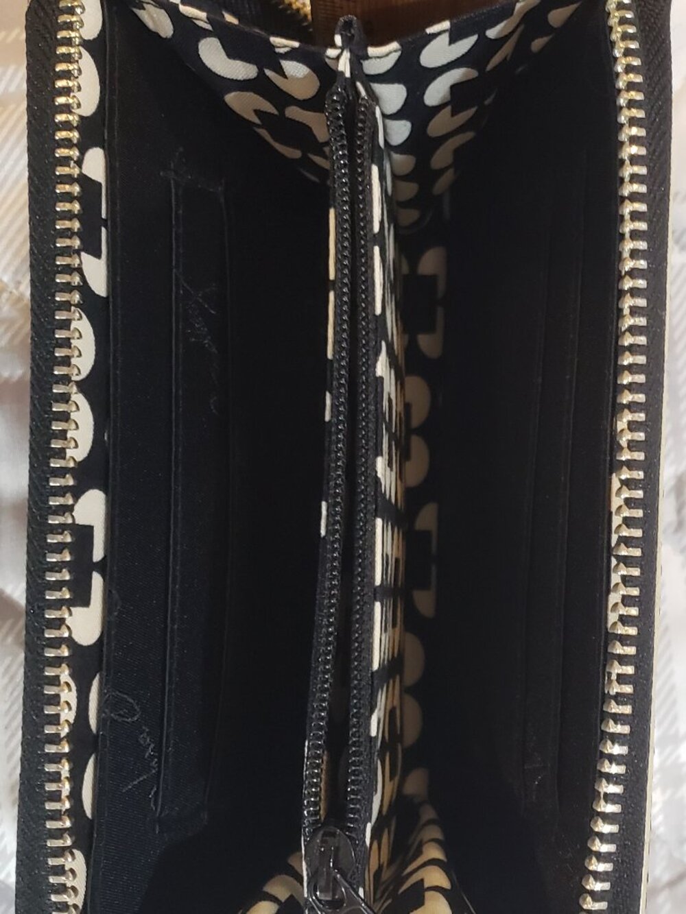 Vera Bradley Black Faux Leather Zip around wristlet wallet with wrist strap - Picture 5 of 8